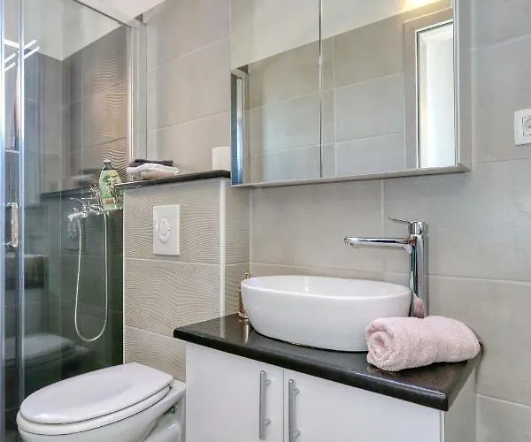 דירה Zanic זאדאר